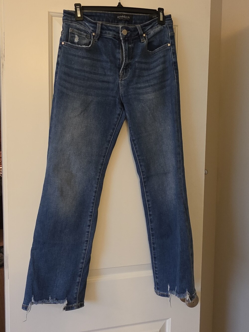 Social Threads Risen High Rise Step Hem Jeans 27